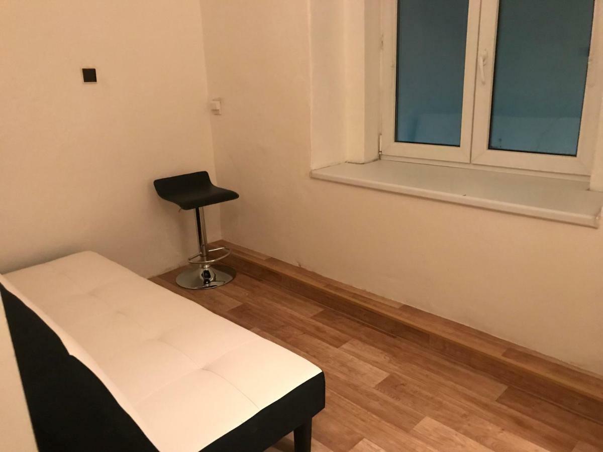 Old Town R11 Apartment